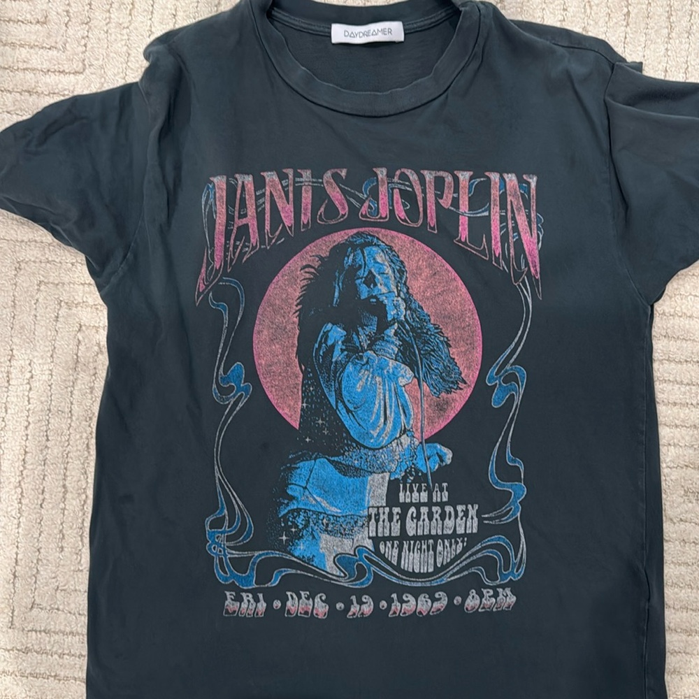 Daydreamer size small oversized tee